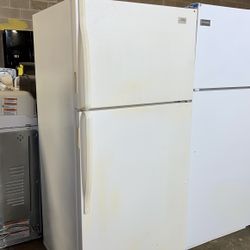 Estate Refrigerator Top Freezer 