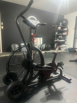 Titan Fitness Fan Air Bike – Excellent Condition