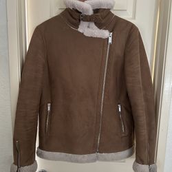 Boohoo Men’s Full Zip Faux Leather Shearing Moto Jacket Size Small in Excellent Condition 