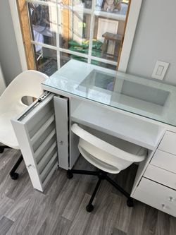 Shelf For Nails