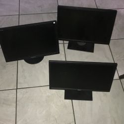 2 Dell Screens 1 Samsung