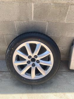 Lexus LS460 Rim and tire