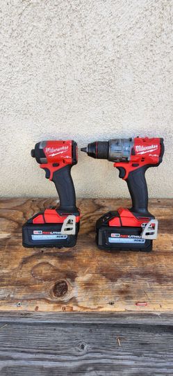 Milwaukee set Drill M18 Fuel tool two battery 8ah