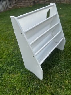 Delta children book organizer. Wood and fabric child library