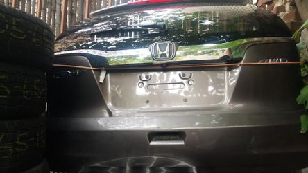 2015 honda crv tail-gate!