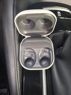 Samsung Galaxy Buds FE  charging case only
