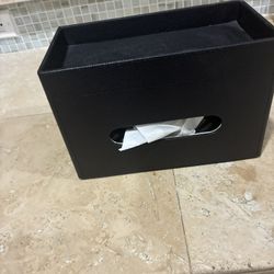 Tissue Holder