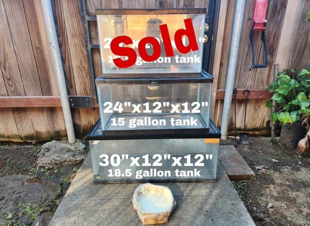 Fish/Reptile Aquarium w/ Mesh Top Lids