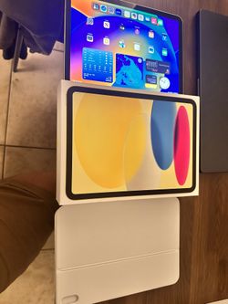 iPad 10 Gen 256 Gb With Smart Keyboard