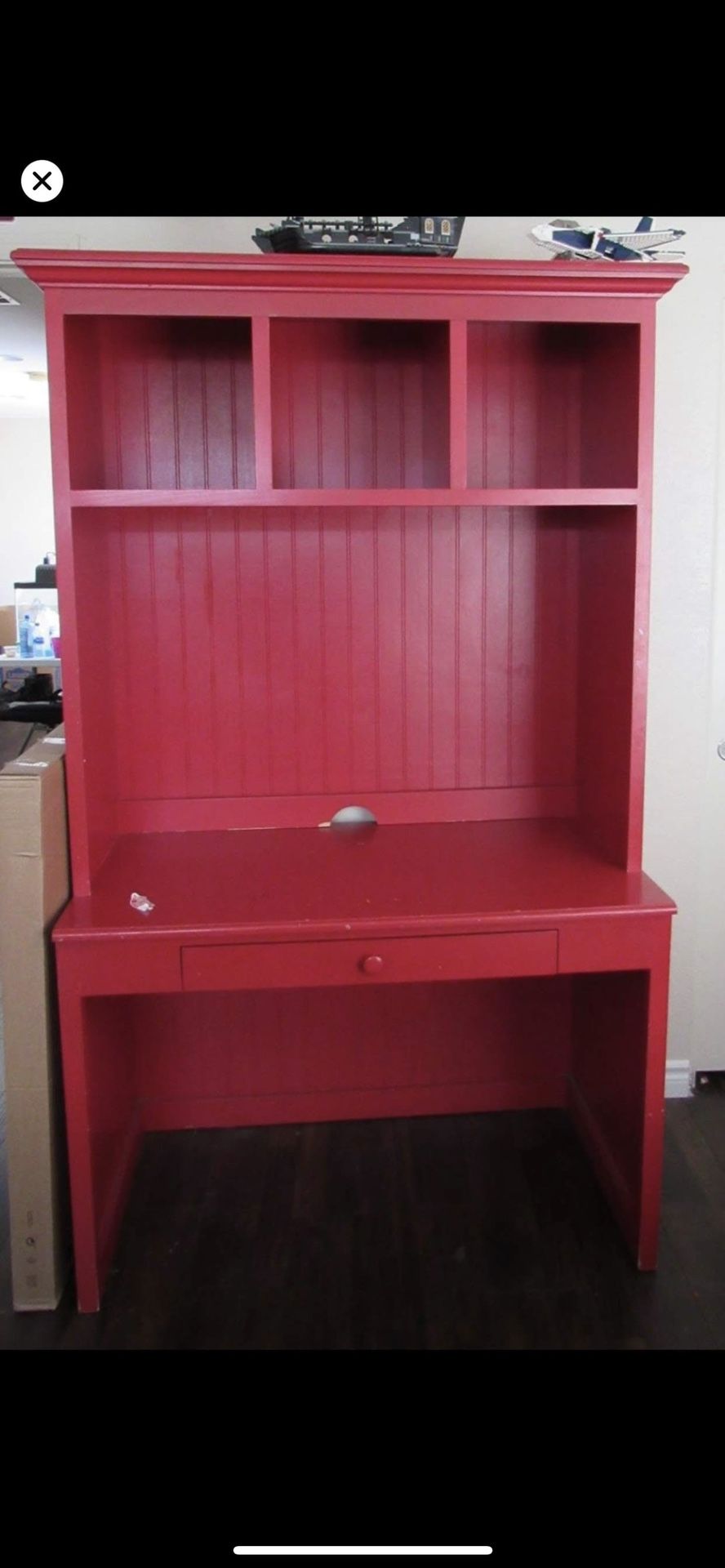 Red Desk W Hutch