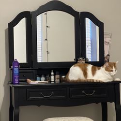 Make Up Vanity 