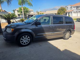 2016 Chrysler town and country  minivan