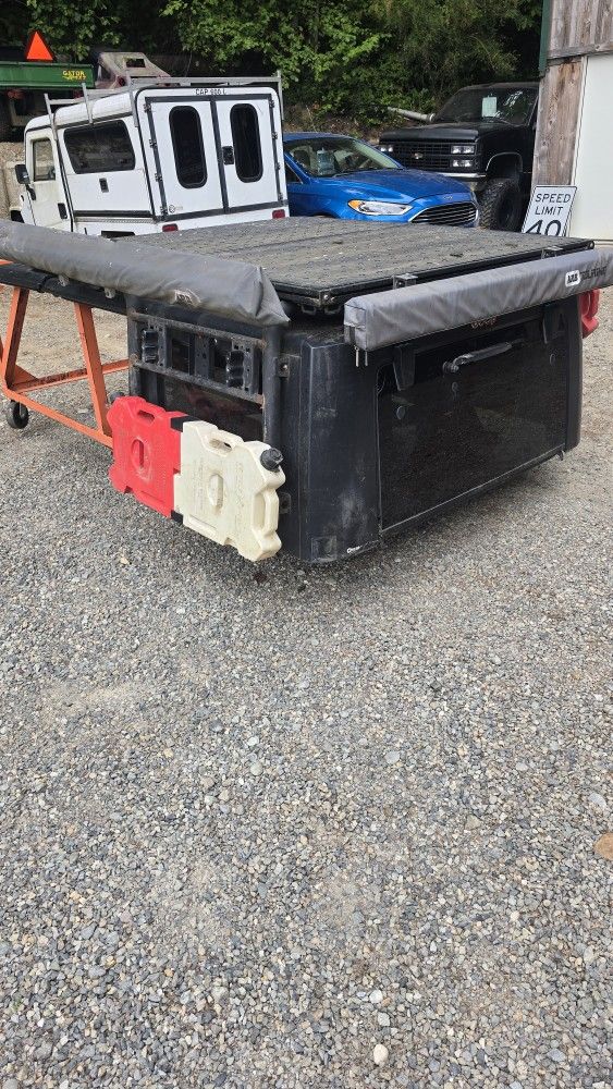 2007-2018 Jeep wrangler JKU hard top with roof rack and fuel and water tanks