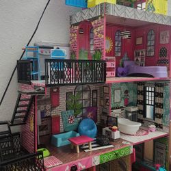 Doll House 