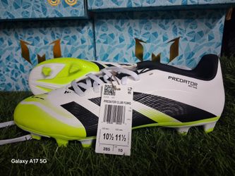 Soccer cleats us size 10.5