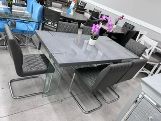 Modern Dining Table with 6 Velvet Chairs 🥳🥳🥳