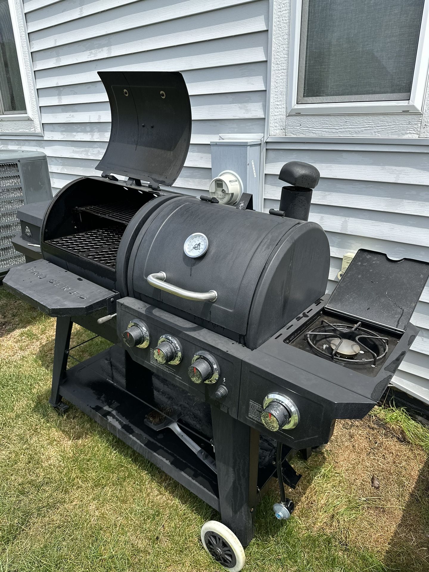 Pit Boss combo smoker and gas grill