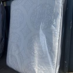 NEW QUEEN MATTRESS