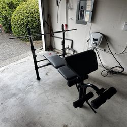 Bench Press With Leg Extension 