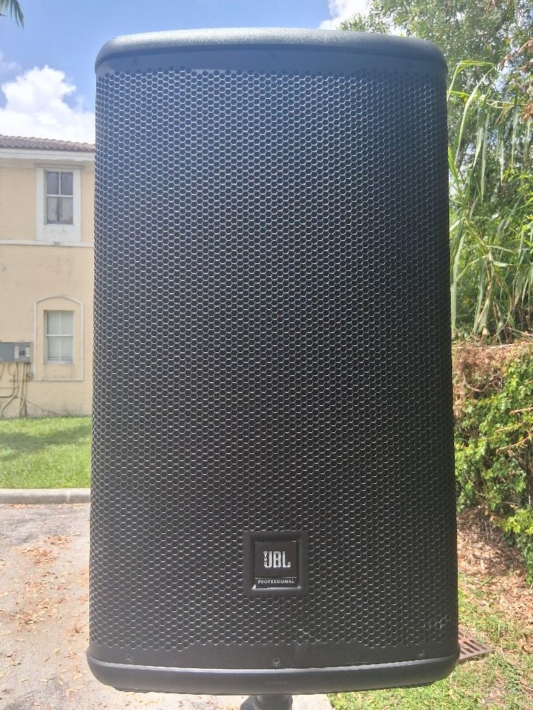 JBL700 Series Professional Speakers & Mixer