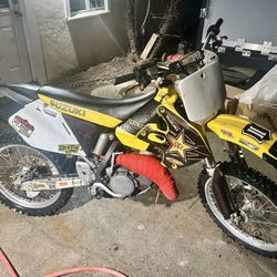 RM125 Dirt Bike