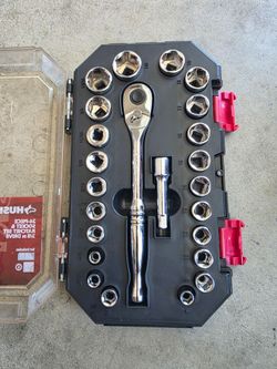 New Husky 3/8 ratchet wrench socket set