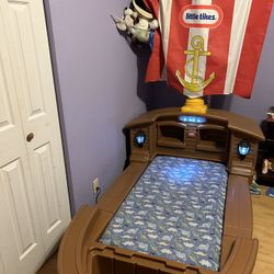Pirate Ship Bed