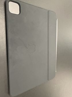 Lightly Used IPad 11in Magic Keyboard