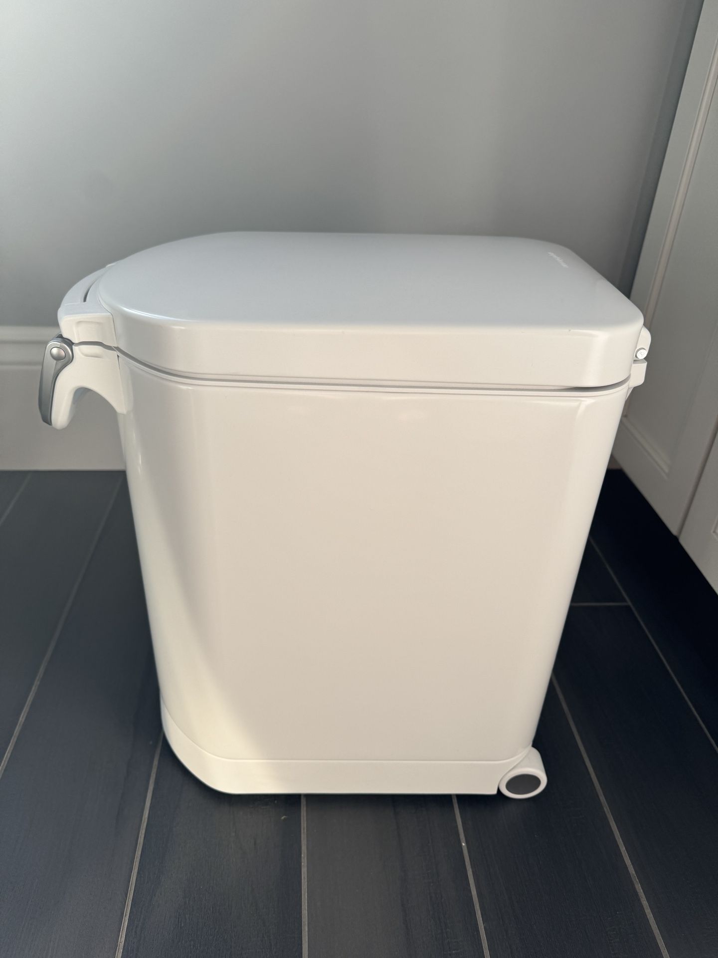 Simple Human Pet Food Can (White / Medium)