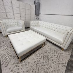 🔥 LIKE NEW Leather Living Room set 🔥 
      Fast Delivery Options Available!