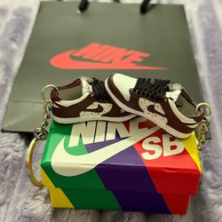 6 Shoe Keychains