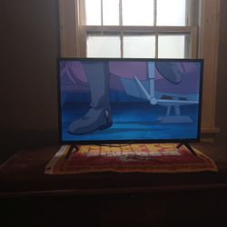 Roku Flat-screen Tv 32in