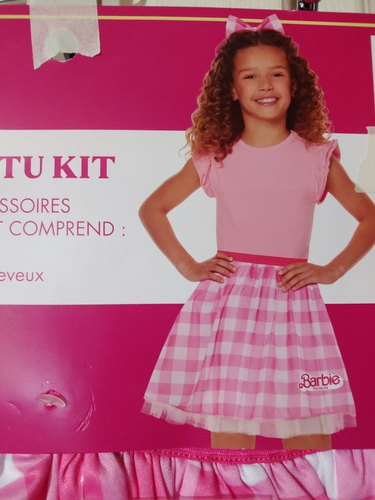 Barbie Tutu & bow Size (L-XL) $10