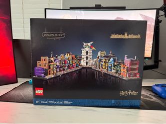 Diagon Alley Wizarding Shops