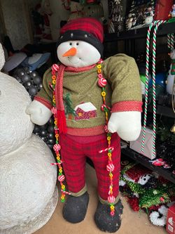Used good condition 4 ft stuffed snowman