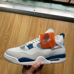 Air Jordan Nikes Military Blue 4’s Size 12 Deadstock