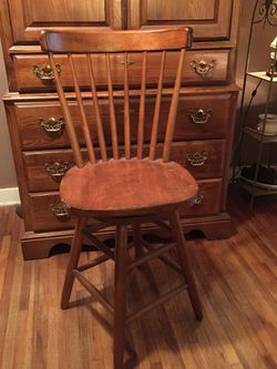 Wooden, Swivel Bar stools