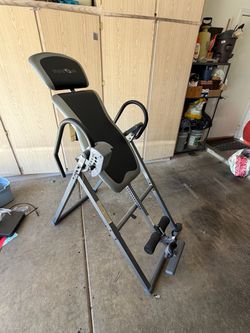 Innova inversion table