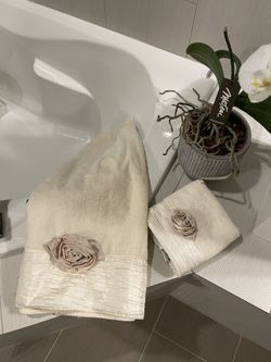 2 Beautiful And New Champagne Color Towels 
