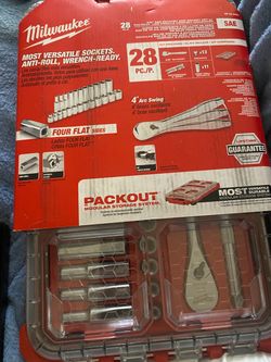 Milwaukee 28-Piece 3/8" SAE Ratchet and Socket Set