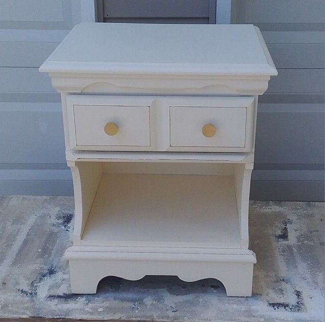 Gorgeous Single Bedside Table/Night Stand with 1 Drawer and an Open Compartment