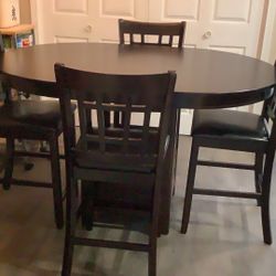 Counter High Dining Set