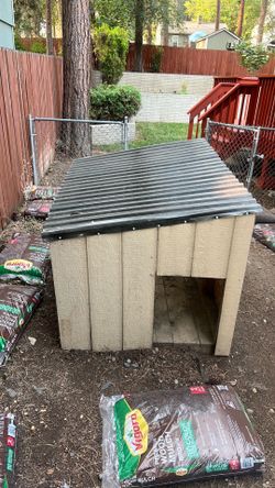 Outdoor Wooden Dog House with Metal Roof