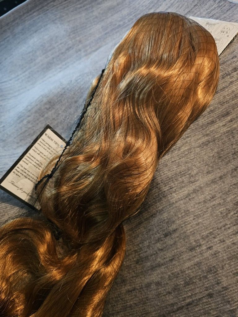 Long Curly Wavy Orange Wigs for Women Highlights Natural Heat Resistant Synthetic Wigs Middle Part Wigs NEW.
Curly, Wavy
Glueless
Premium Material-