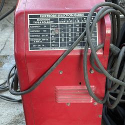 Arc Welder Lincoln Electric Ac\DC W/ 25 Foot Leads