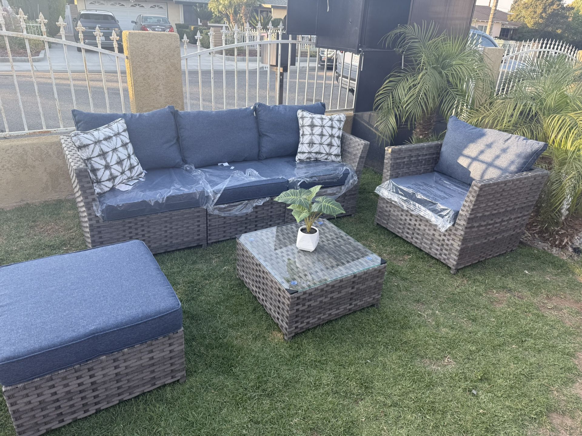 Brand New Patio Outdoor Furniture Set And