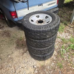 8 Lug Wheels With Tires   Set 4 