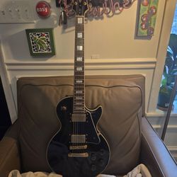 Black Epiphone Les Paul Custom With Soft Case.  READ DESCRIPTION