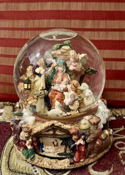 Kirkland Signature Musical Waterglobe Globe W/ Revolving Base Nativity Christmas