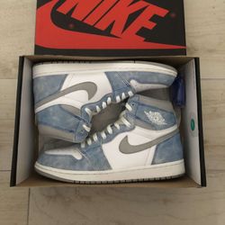Air Jordan 1 Retro High OG "Hyper Royal"